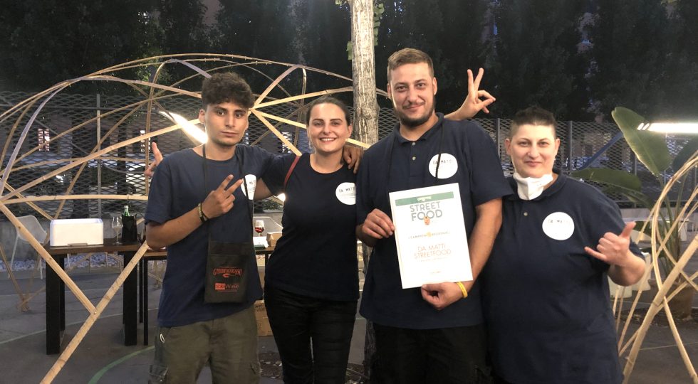 SAN VITO, RIAPRE “DA MATTI” HAMBURGERIA DI PESCE PREMIATA GAMBERO ROSSO: UNA APP ORIGINALE PER  ASPORTO E DELIVERY