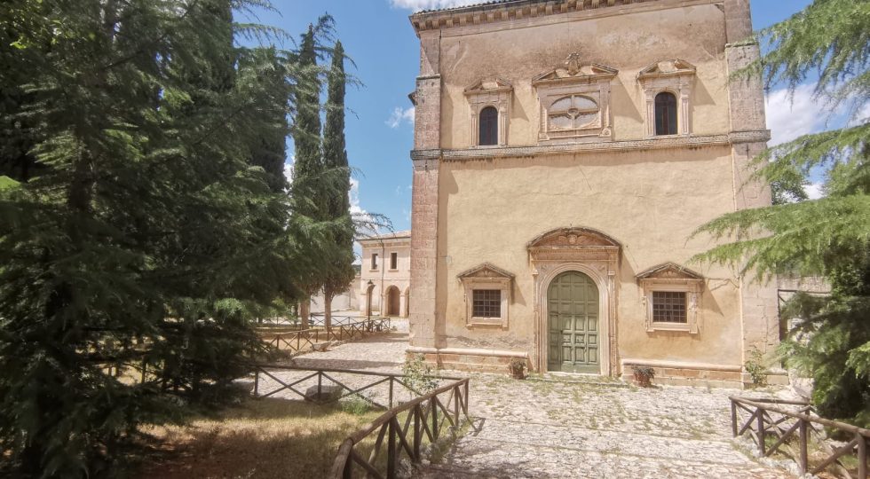 Barisciano, le numerose associazioni attraggono il turista e la natura lo incanta